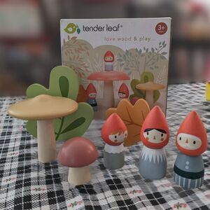 Tender Leaf Toys Woodland Gnome Family Wooden Set 8pc – Missing 1 Mushroom